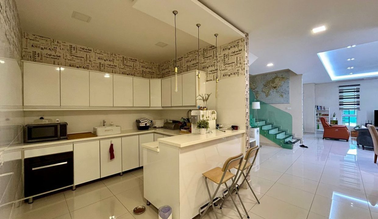 SemiD-teres-2Tingkat-mahkota-height4-ejen-perunding-hartanah-kuantan