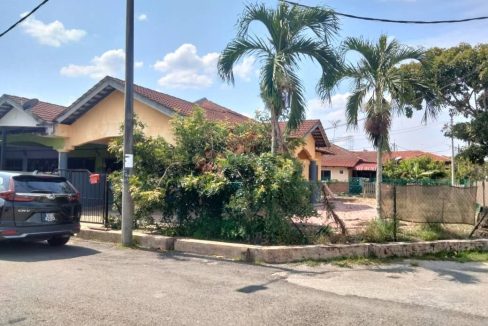 rumah corner lot teres setingkat jaya gading untuk dijual