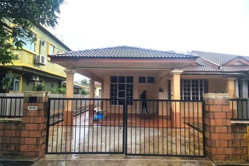 (Untuk Dijual) Semi-D Setingkat Kampung Sungai Ular, Kuantan