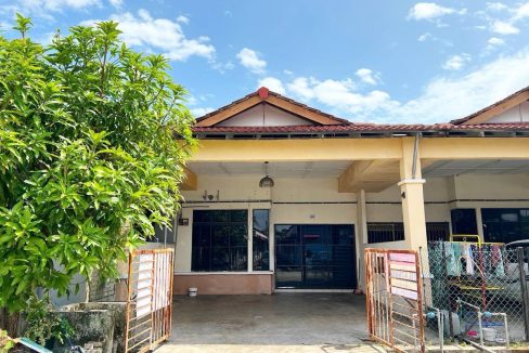 Rumah Teres Setingkat Bandar Kuantan Putri 3, Kuantan Untuk Dijual