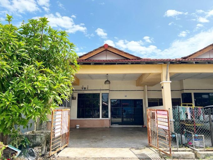 Rumah Teres Setingkat Bandar Kuantan Putri 3, Kuantan Untuk Dijual