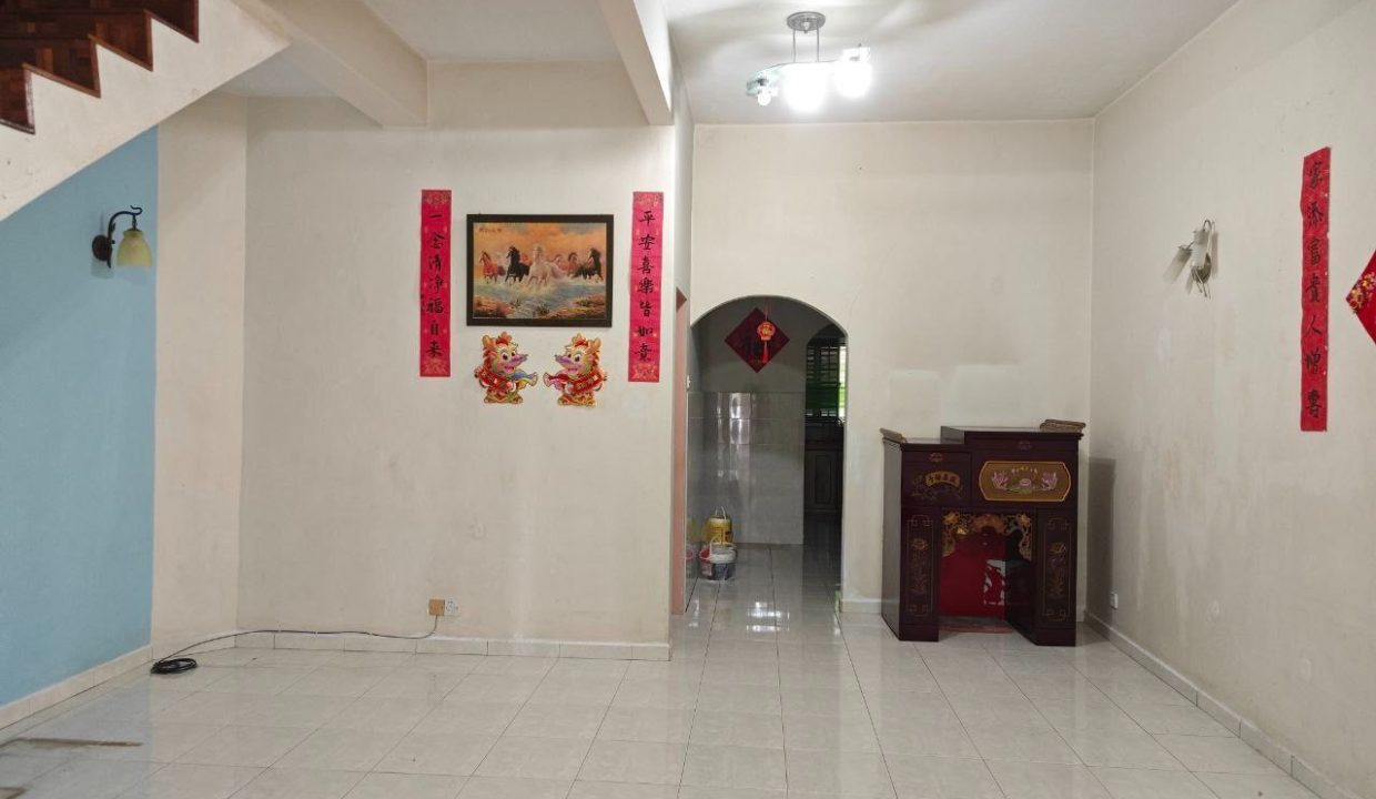 teres-2tingkat-taman-bukit-ubi-ejen-perunding-hartanah-kuantan (2)