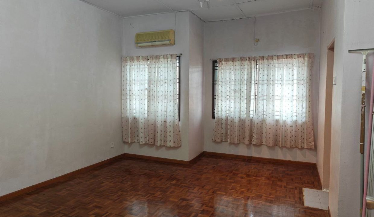 teres-2tingkat-taman-bukit-ubi-ejen-perunding-hartanah-kuantan (6)