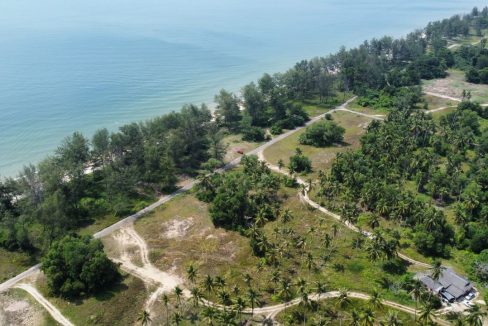 Tanah Tepi Pantai Sungai Ular, Kuantan