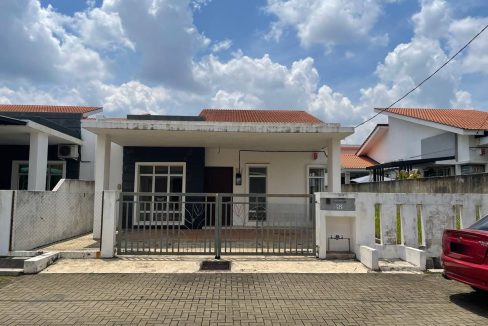(Untuk Dijual) Semi-D Setingkat Presint 5, Kotasas, Kuantan