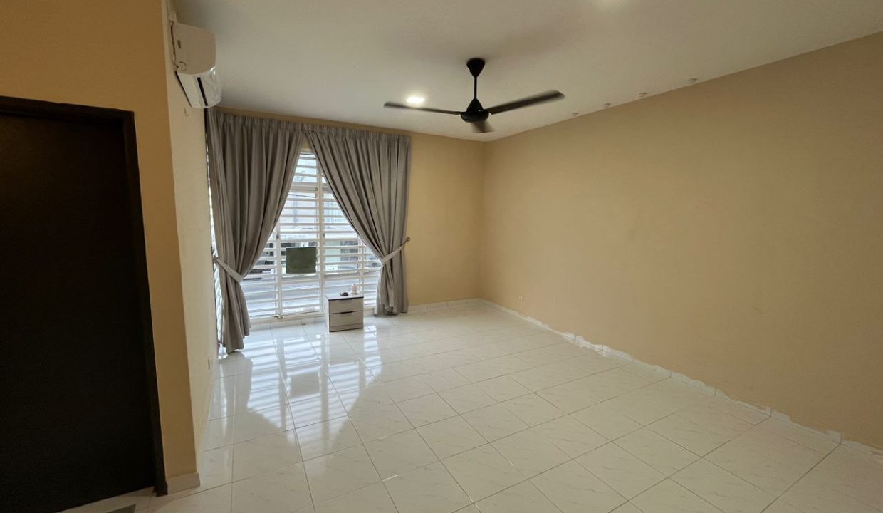 teres-2tingkat-lakefront-presint-4-kotasa-ejen-perunding-hartanah-kuantan (8)