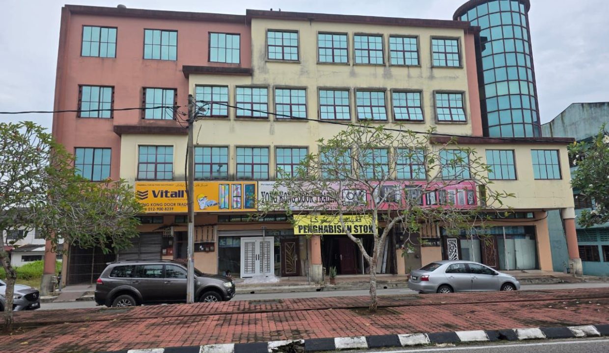 4lot-shoplot-3tingkat-setengah-jalan-wong-ah-jong-ejen-perunding-hartanah-kuantan (4)