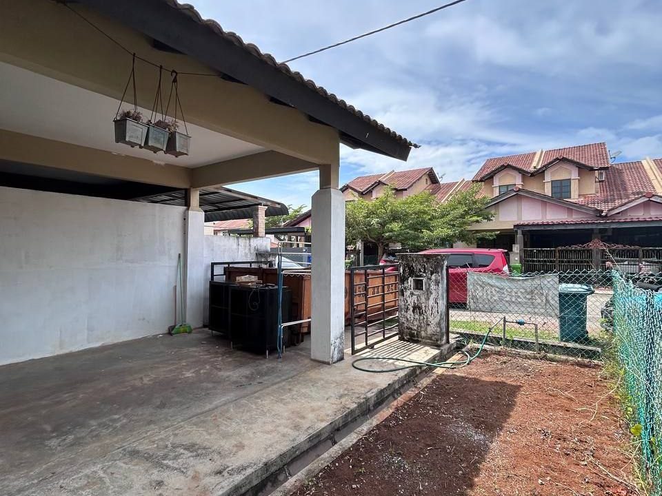 teres-setingkat-setengah-bandar-damansara-ejen-perunding-hartanah-kuantan (5)