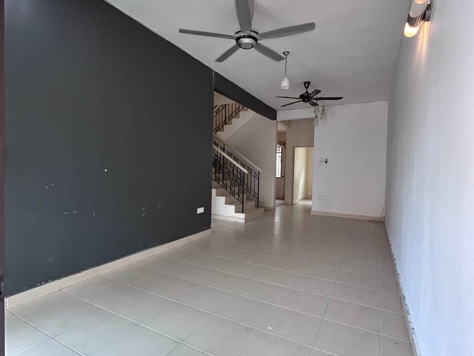 teres-setingkat-setengah-bandar-damansara-ejen-perunding-hartanah-kuantan (6)