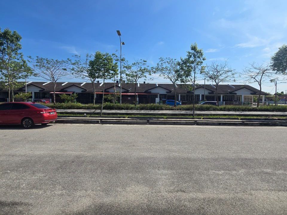 teres-setngkat-pinggiran-putra-pak-mahat-ejen-perunding-hartanah-kuantan (3)