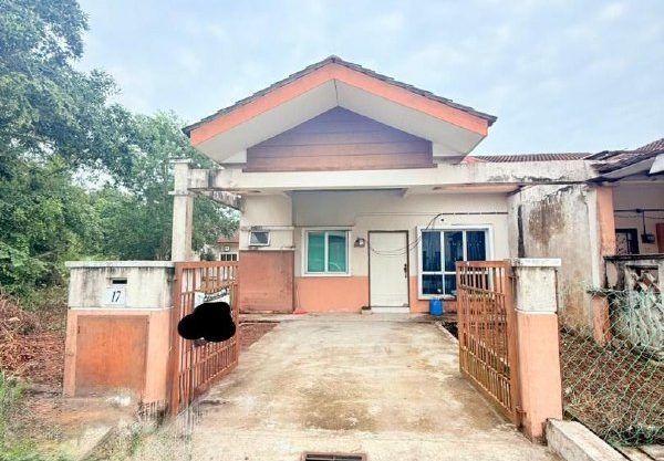 cornerlot teres setingkat taman dmarina