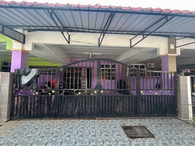 Teres Setingkat Taman Mahkota Permai