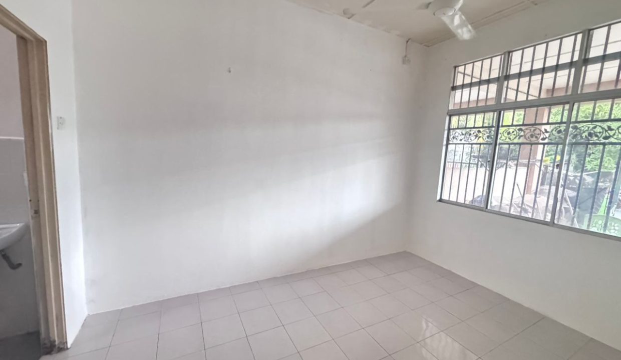 teres-setingkat-perkampungan-seberang-balok-ejen-perunding-hartanah-kuantan (4)