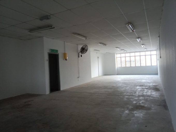 shoplot dua tingkat gambang