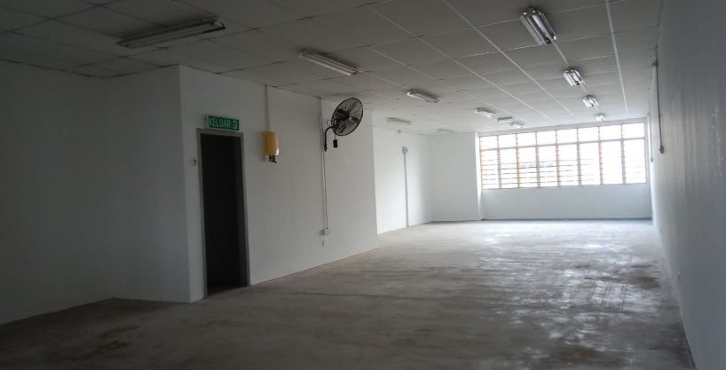 shoplot dua tingkat gambang