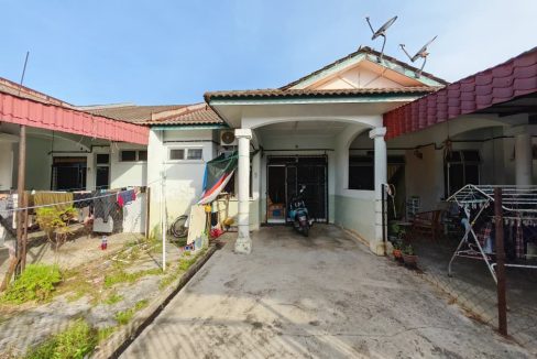 teres setingkat taman guru