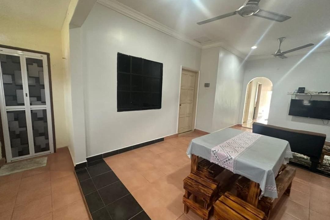 teres-setingkat-indera-mahkota-15-ejen-perunding-hartanah-kuantan (3)